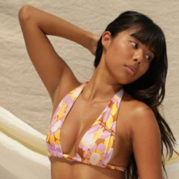 Stone Fox Swim Other - Stone Fox Swim Size M Rico bikini Top Retro Pop Beach Cruise Resort